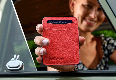 Get Rid of Clutter with the Hunterson Magic Wallet